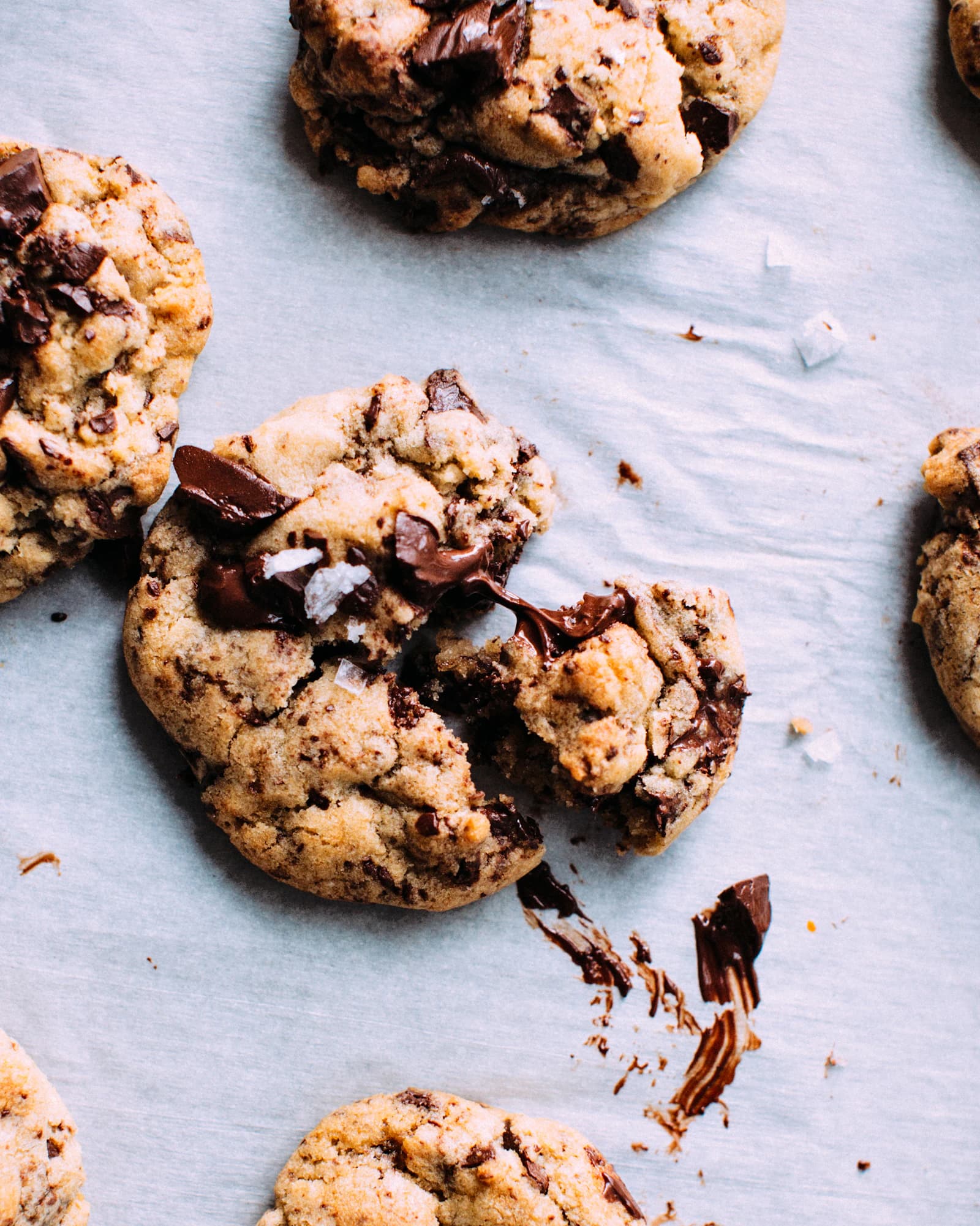 Glutenvrije chocolate chip cookies uit de oven